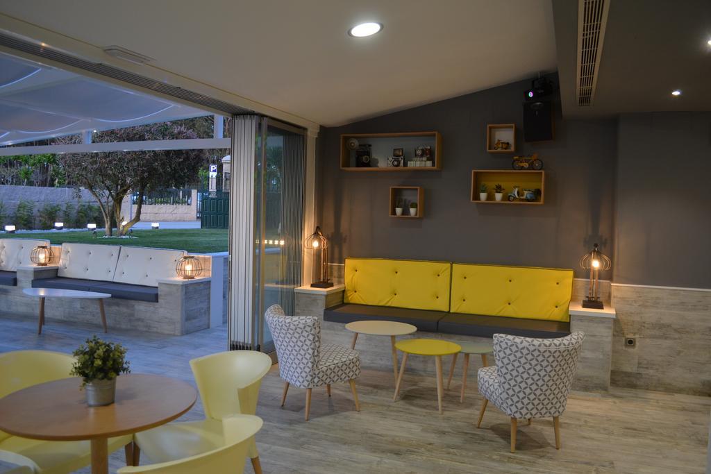 Hotel Piramide Portonovo Exterior photo